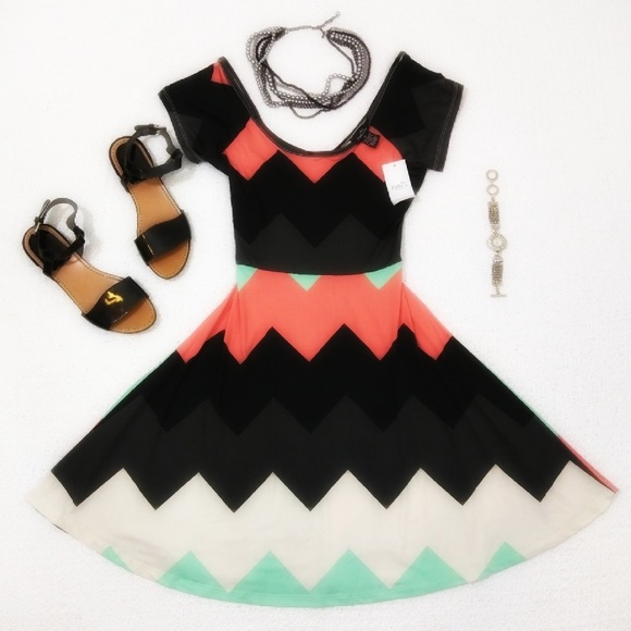Rue21 Dresses & Skirts - Rue21 Chevron mini dress NWT
